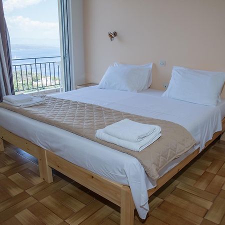 Hotel Milton Mavrovoúnion Buitenkant foto