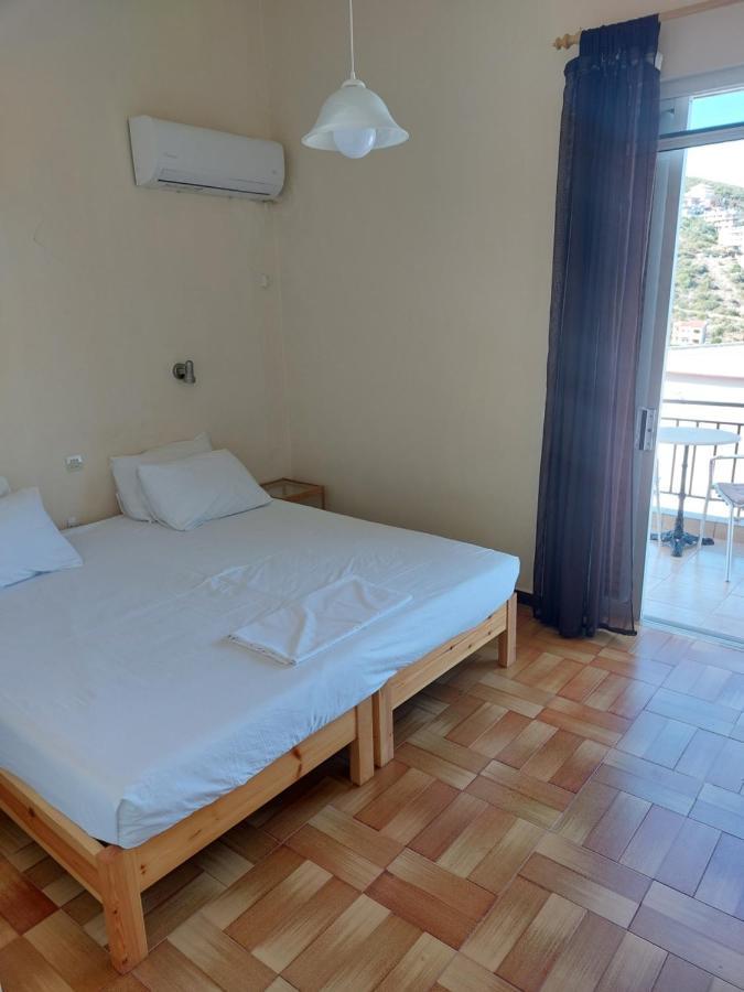 Hotel Milton Mavrovoúnion Buitenkant foto