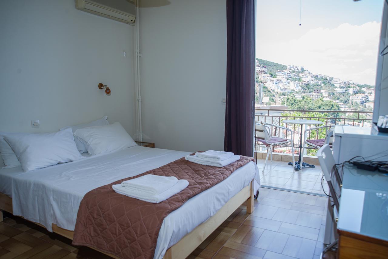 Hotel Milton Mavrovoúnion Buitenkant foto