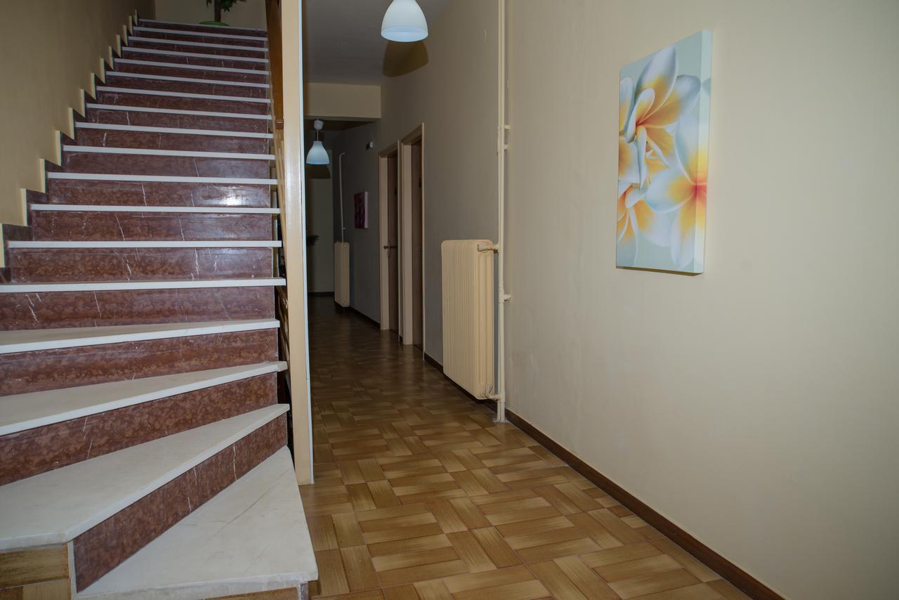 Hotel Milton Mavrovoúnion Buitenkant foto